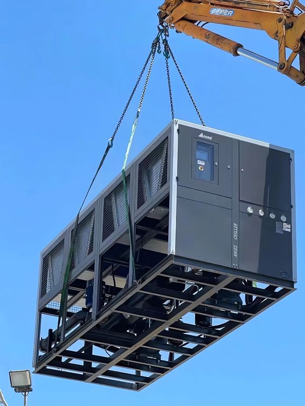 Chiller loại vít công nghiệp 100HP với hai hệ thống làm mát